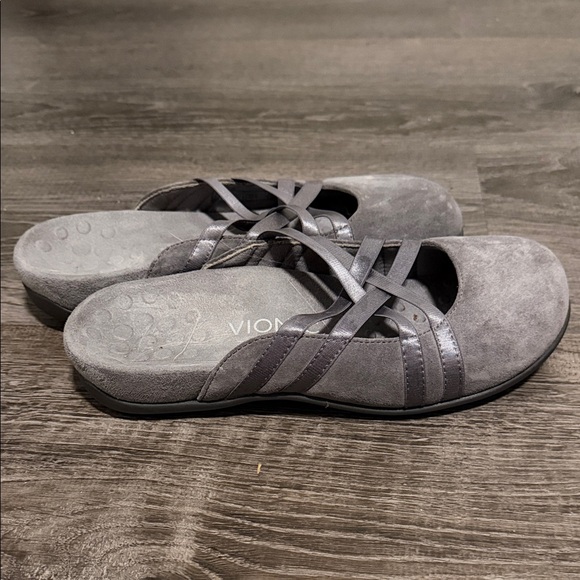 Vionic Claire Gray Mules - Picture 6 of 7